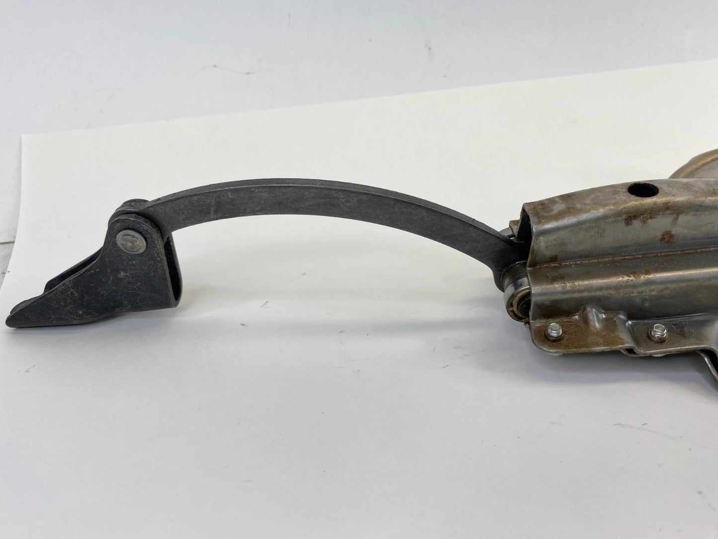 2004-2009 LEXUS RX350 RX400H RX330 RR TRUNK LID HATCH LIFT MOTOR LATCH ACTUATOR