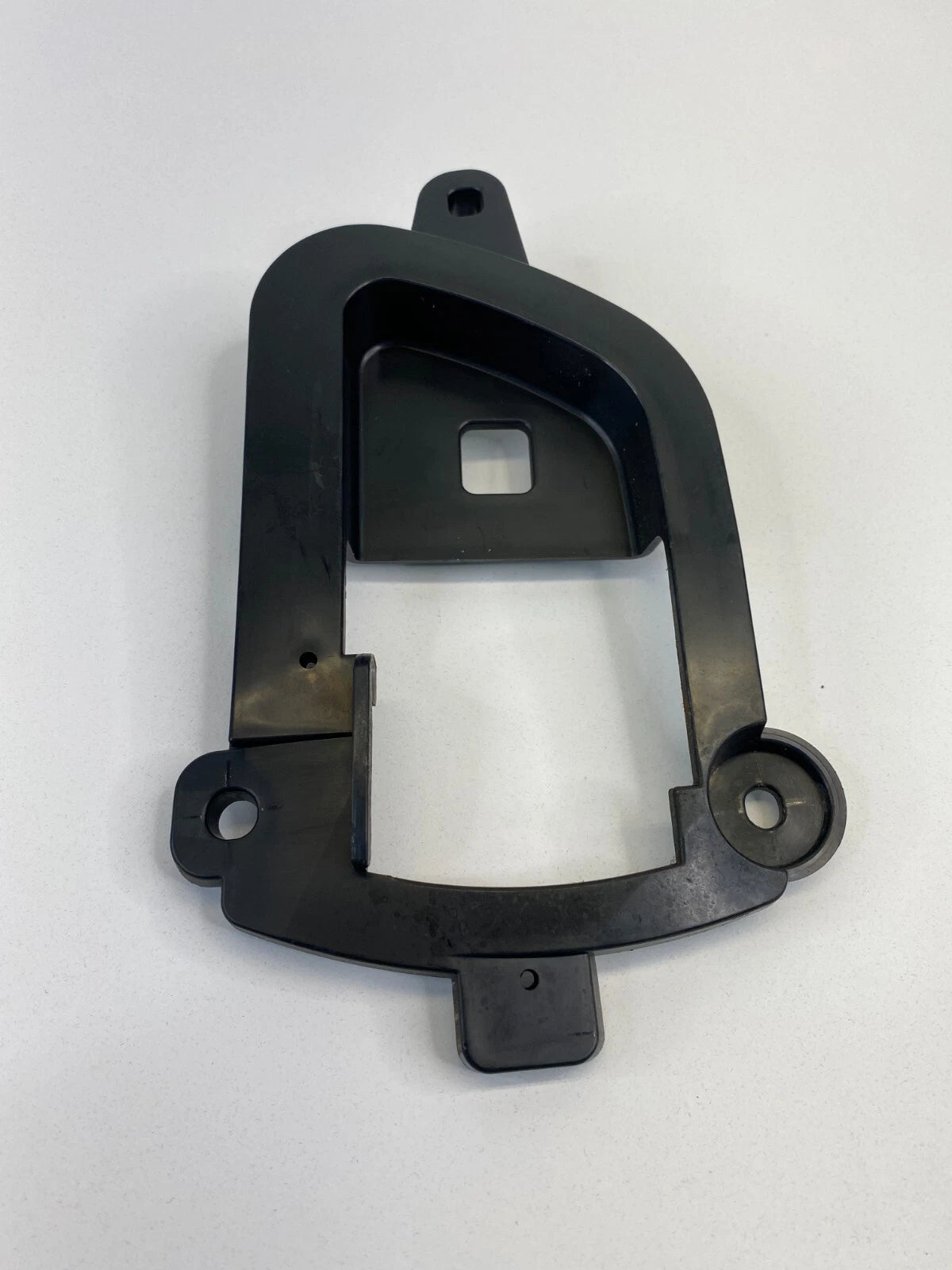2007-2013 MITSUBISHI OUTLANDER FRONT LEFT INTERIOR DOOR HANDLE BEZEL SPC011649 O