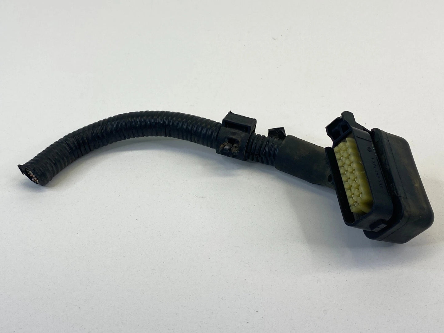 1994-1996 TOYOTA CAMRY ABS CONNECTOR PLUG UNIT COMPUTER WIRE SOCKET OEM