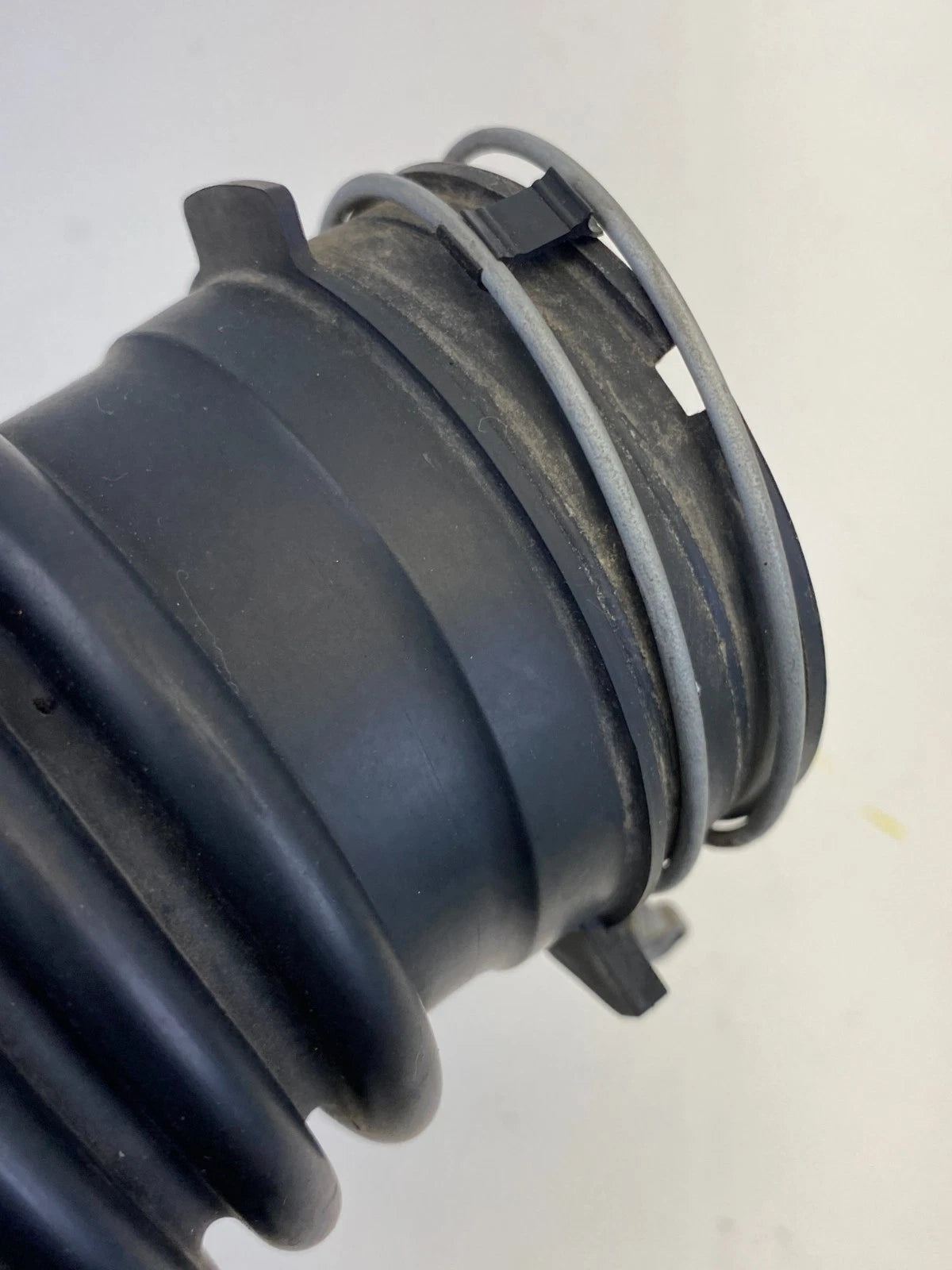 2014-2019 TOYOTA COROLLA ENGINE AIR CLEANER INTAKE HOSE DUCT TUBE 178810T080 OEM