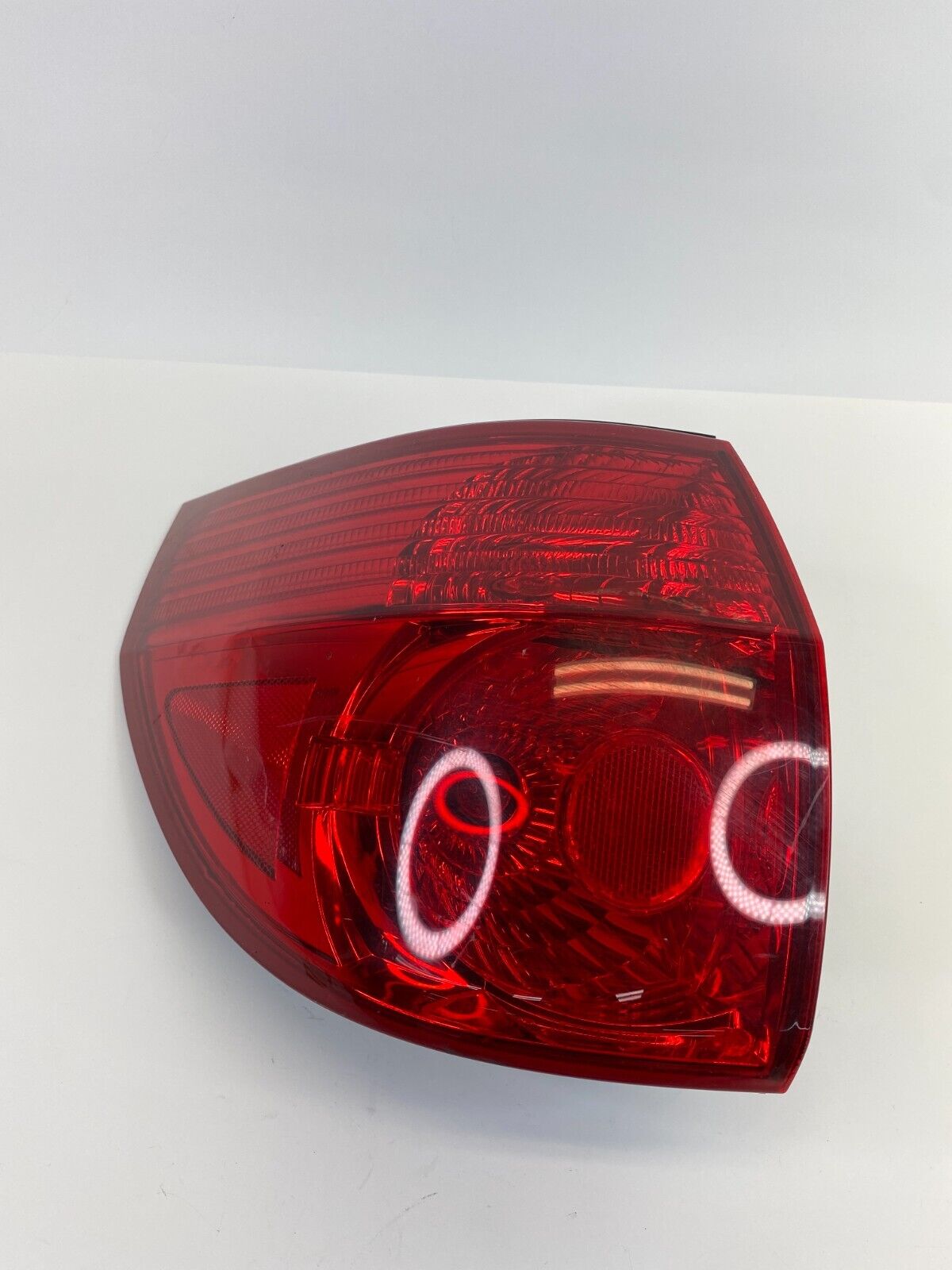 2006-2010 Toyota Sienna Left Driver Tail Light Lamp Taillight Quarter Mounted