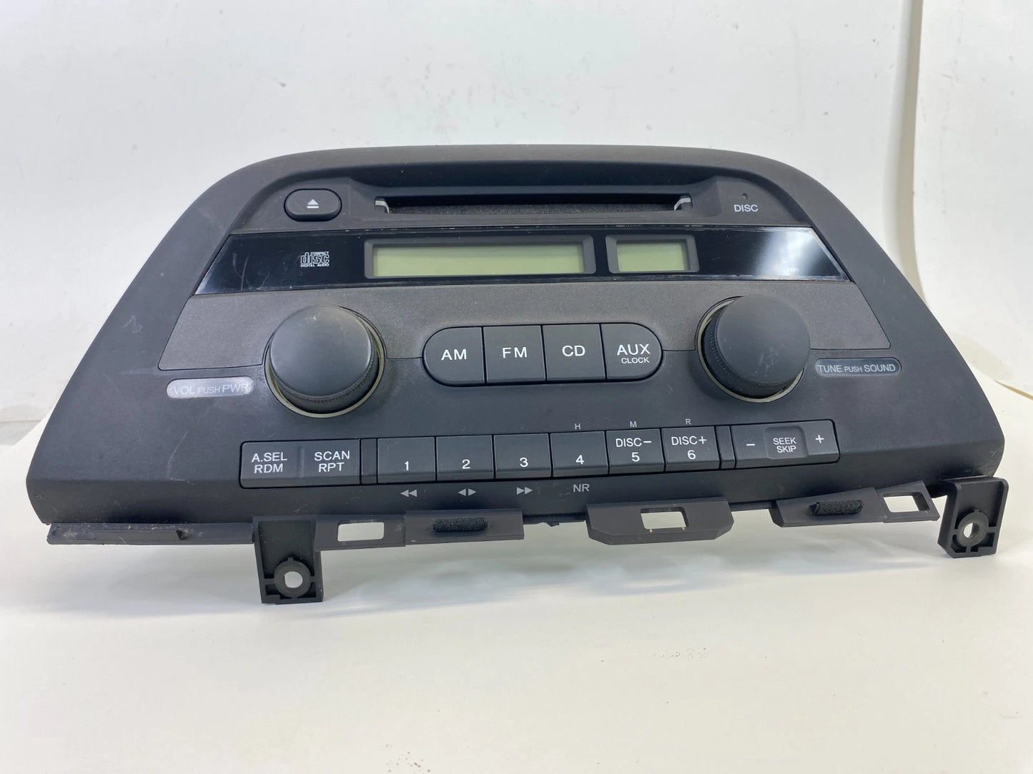 2005-2007 HONDA ODYSSEY AM/FM RADIO RECEIVER CD AUX CONTROL 39100-SHJ-A020 OEM