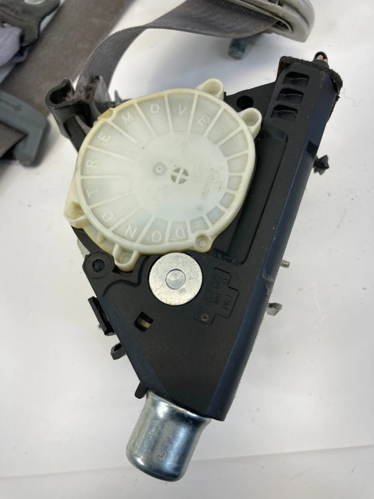 2009 2010 VOLKSWAGEN ROUTAN FRONT LEFT SIDE SEAT BELT RETRACTOR P0ZV692D5AD OEM