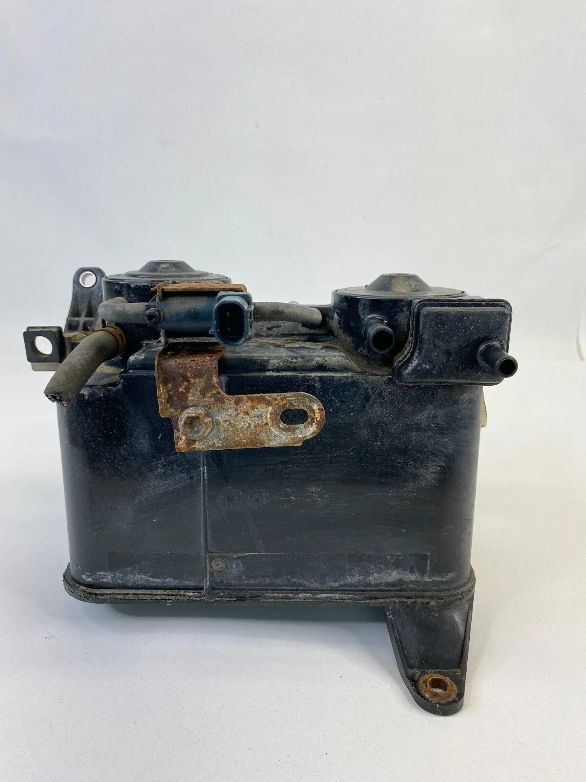 96 97 98 99 00 TOYOTA 4RUNNER TACOMA 2.7L FUEL VAPOR CHARCOAL CANISTER OEM