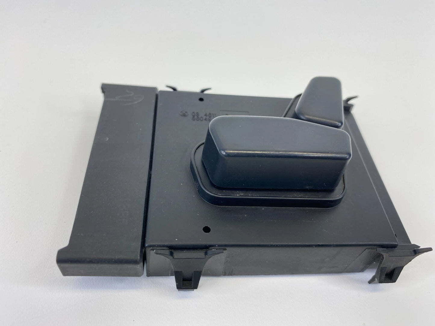 2005-2009 JEEP GRAND CHEROKEE FRONT LH POWER SEAT ADJUSTER SWITCH OEM 56049433AD