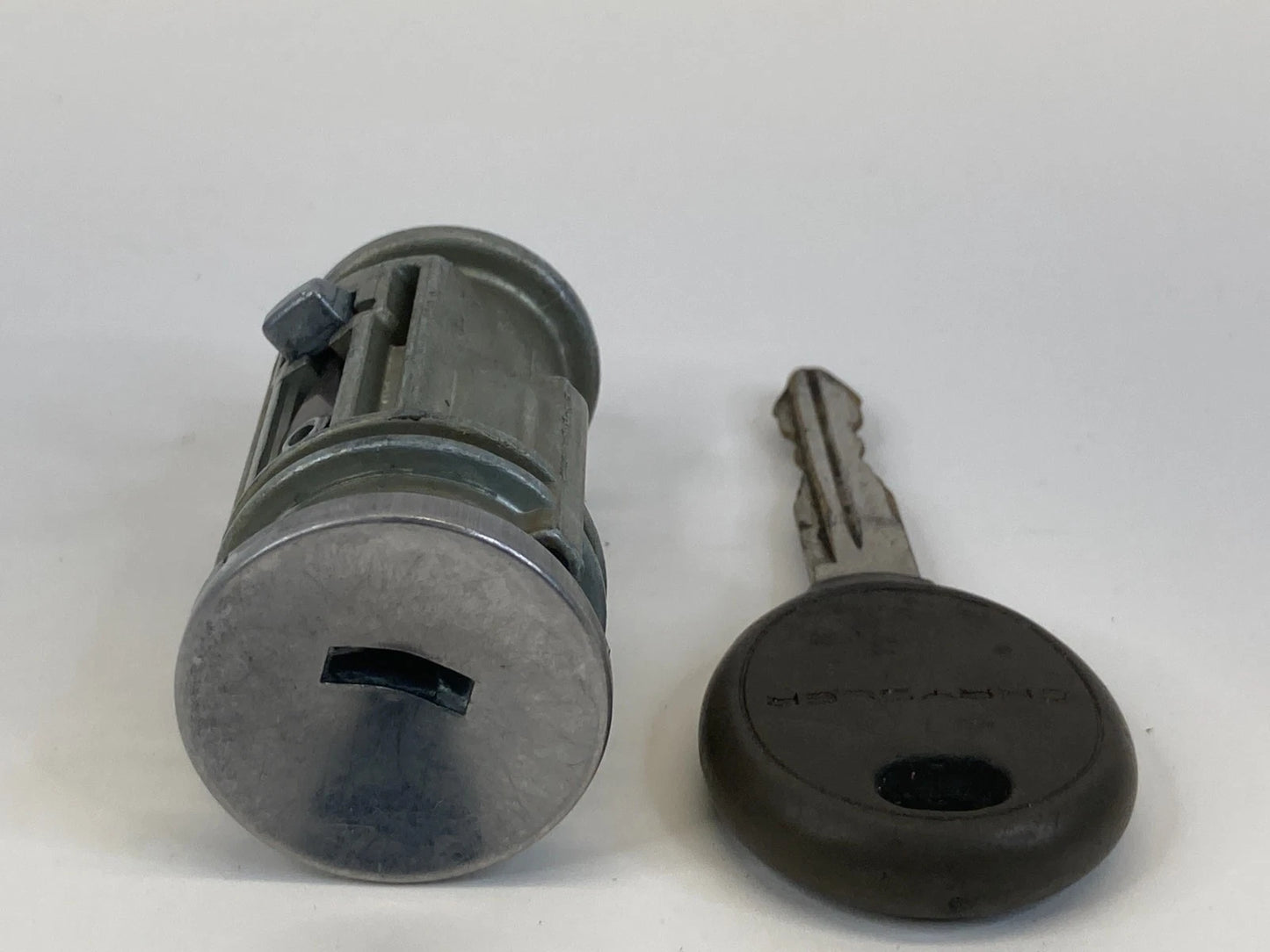 2002-2005 CHRYSLER PT CRUISER 2.4L IGNITION SWITCH LOCK CYLINDER W/ KEY OEM