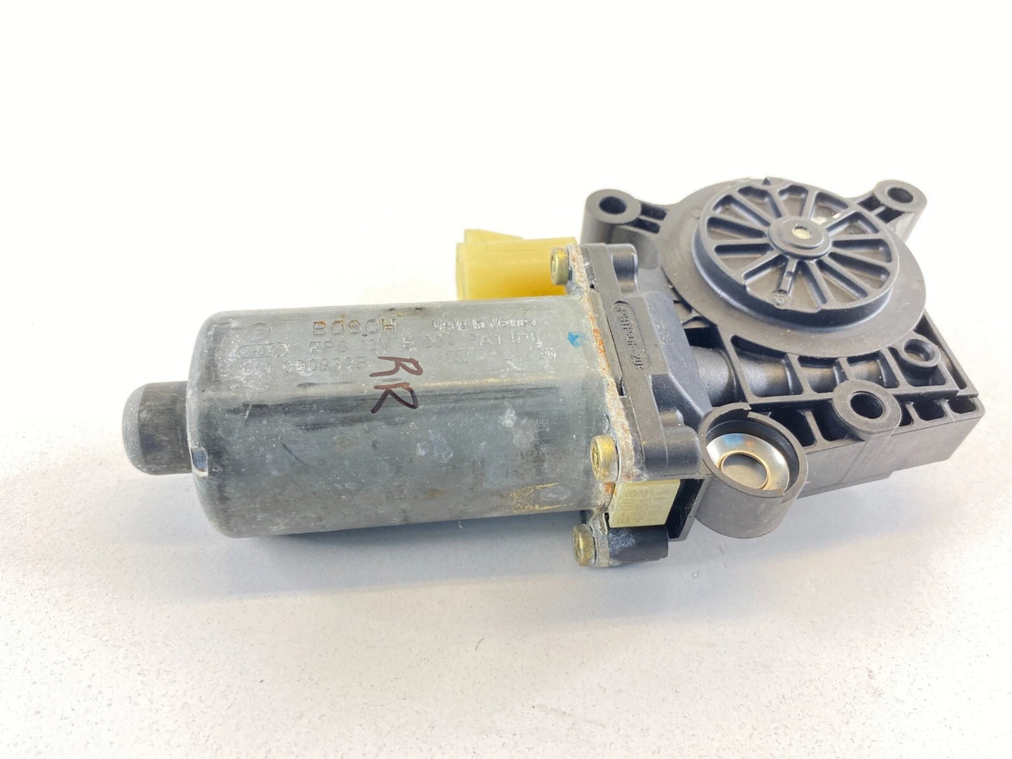 2000-2005 00-05 CHEVROLET IMPALA REAR RIGHT SIDE DOOR WINDOW MOTOR CM090930B OEM