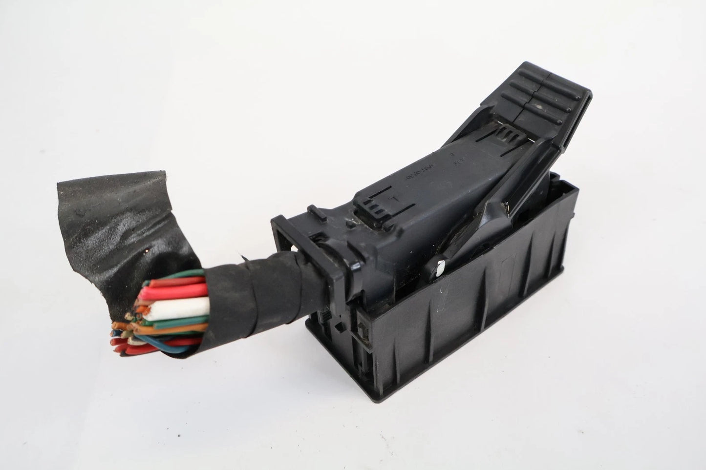 2012-2017 HYUNDAI ACCENT ABS ANTI-LOCK BRAKE PUMP PLUG CONNECTOR PIGTAIL