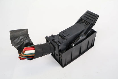 2012-2017 HYUNDAI ACCENT ABS ANTI-LOCK BRAKE PUMP PLUG CONNECTOR PIGTAIL