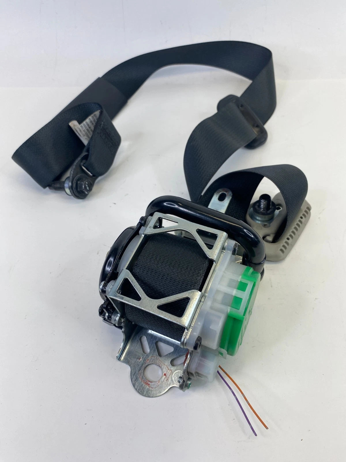 2014 2015 Nissan Versa Note HATCHBACK Front Right Side Seat Belt Retractor OEM