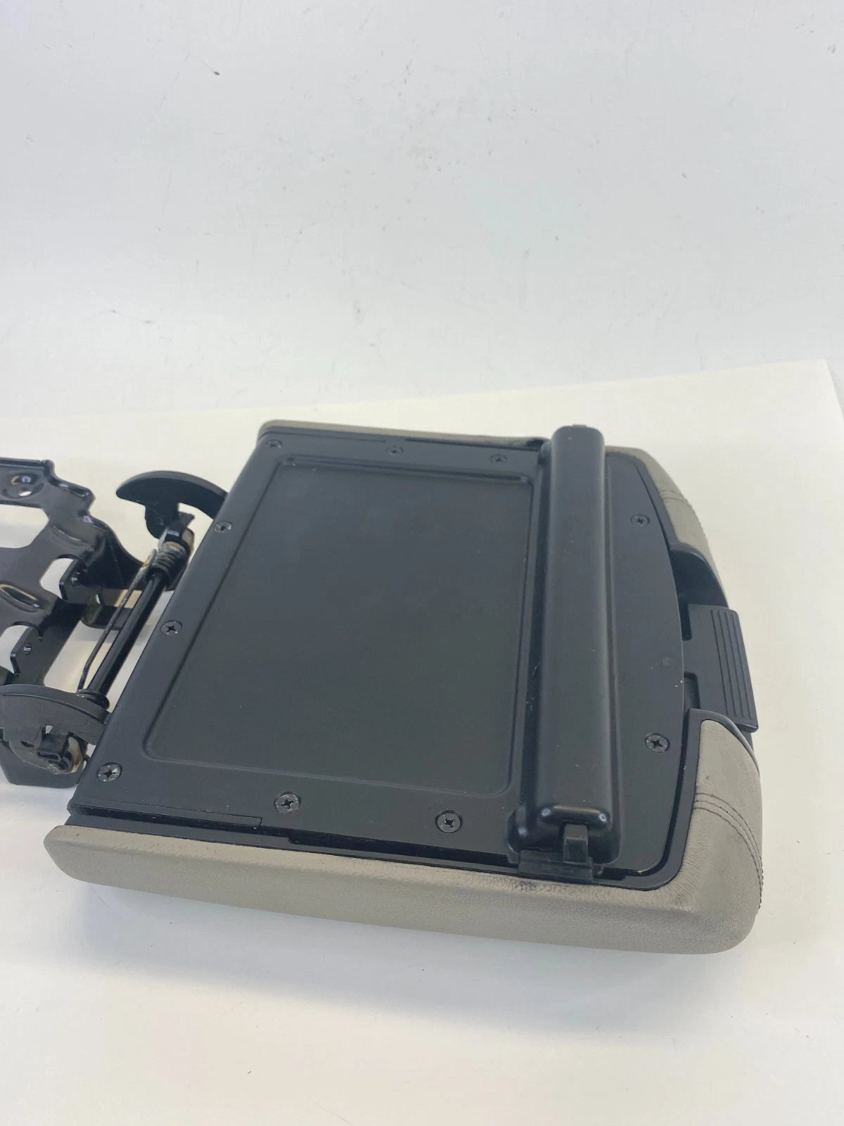 2015-2018 KIA SEDONA CENTER CONSOLE ARMREST ARM REST COMPARTMENT OEM