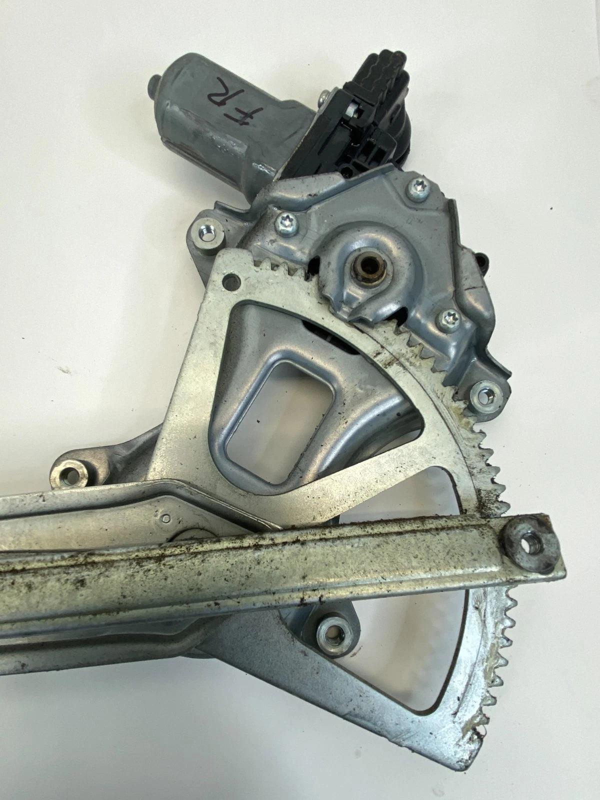 07-12 TOYOTA YARIS HATCHBACK FRONT RIGHT DOOR POWER WINDOW MOTOR W/ REGULATOR