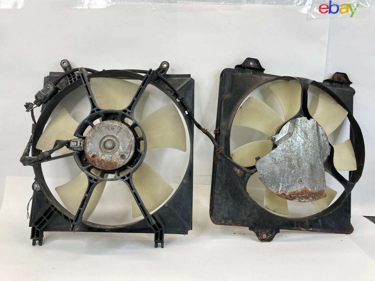01 02 03 04 05 TOYOTA RAV4 2.0L L4 RADIATOR COOLING FAN MOTOR W/ SHROUD OEM