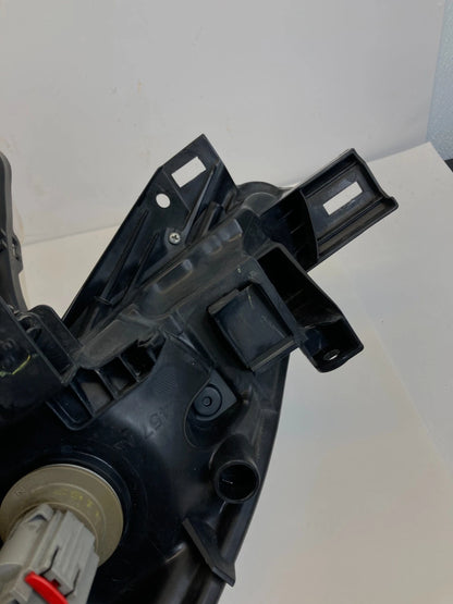 14-16 Nissan Versa Note Front Right Passenger Headlight Headlamp 26010-3WC0A OEM