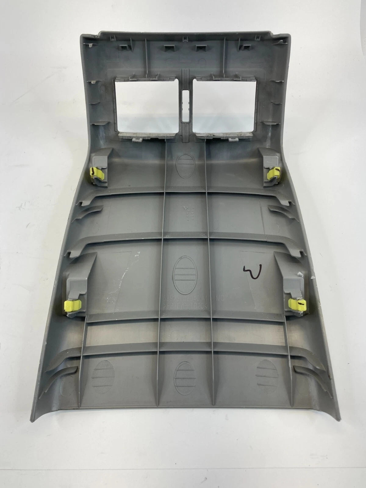 07-11 TOYOTA CAMRY REAR CENTER CONSOLE AC AIR VENT END PANEL 58923-06040 OEM