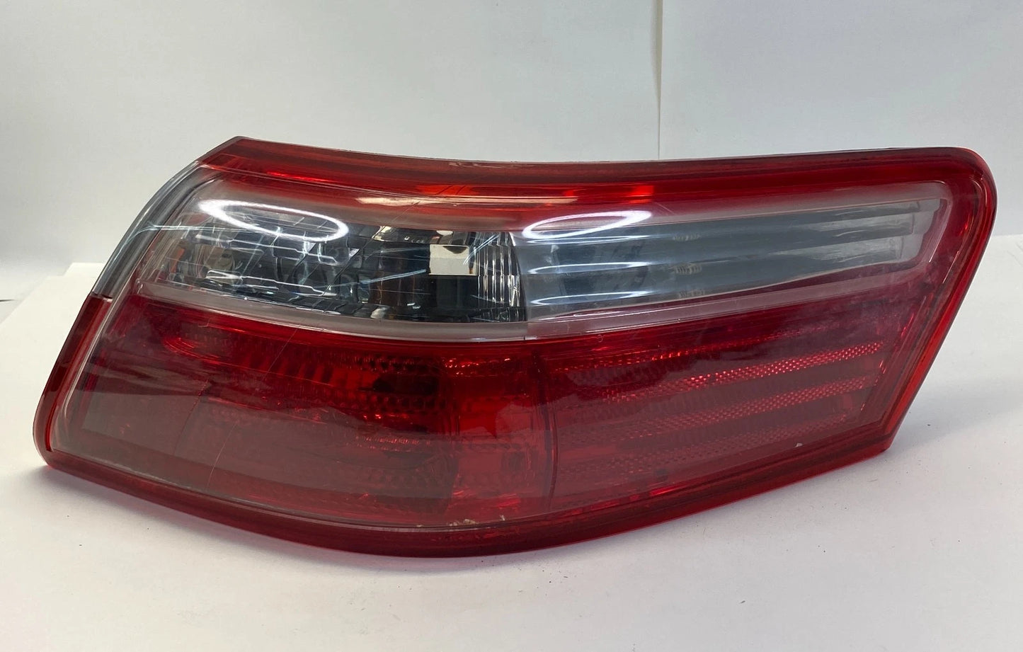 2007-2010 TOYOTA CAMRY REAR RIGHT SIDE TAILLIGHT TAIL LAMP ASSEMBLY OEM