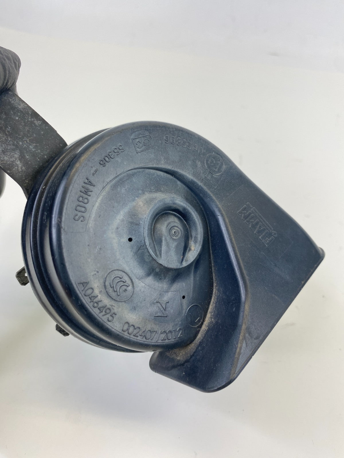 2015 2016 2017 Chrysler 200 Low Tone Horn Note Alarm Siren E30055306 OEM