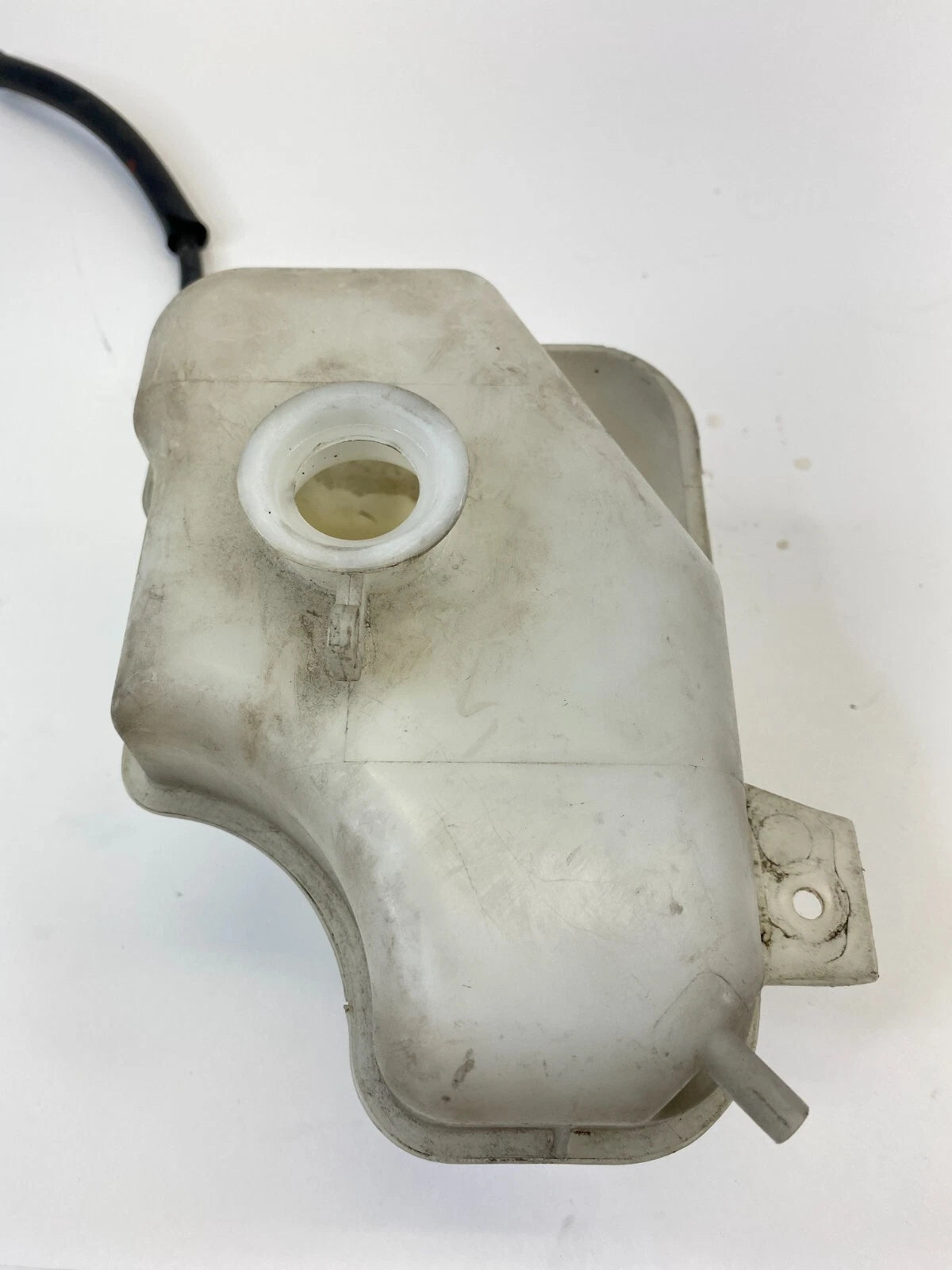 2011-2014 HYUNDAI SONATA ENGINE COOLANT RESERVOIR TANK ASSEMBLY 25430-2T000 OEM