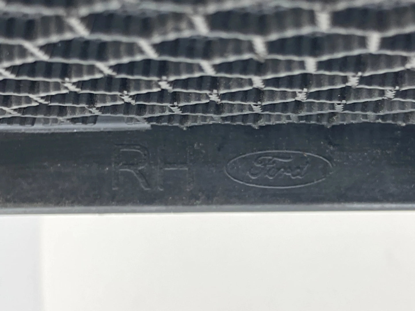 2012-2018 FORD FOCUS FRONT RIGHT PASSENGER WINDSHIELD SCUTTLE GRILLE COVER OEM