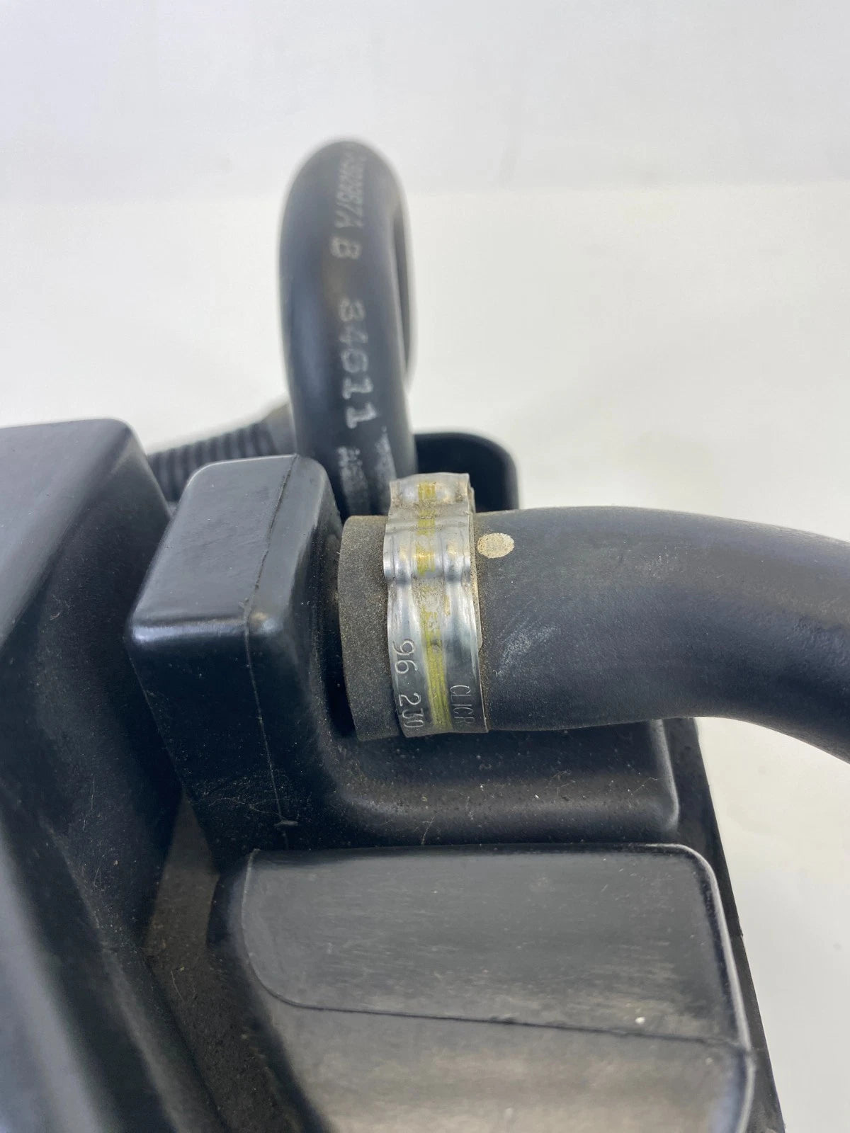 12 13 14 15 16 17 Fiat 500 1.4L L4 Engine Crankcase Vent Valve Oil Separator OEM