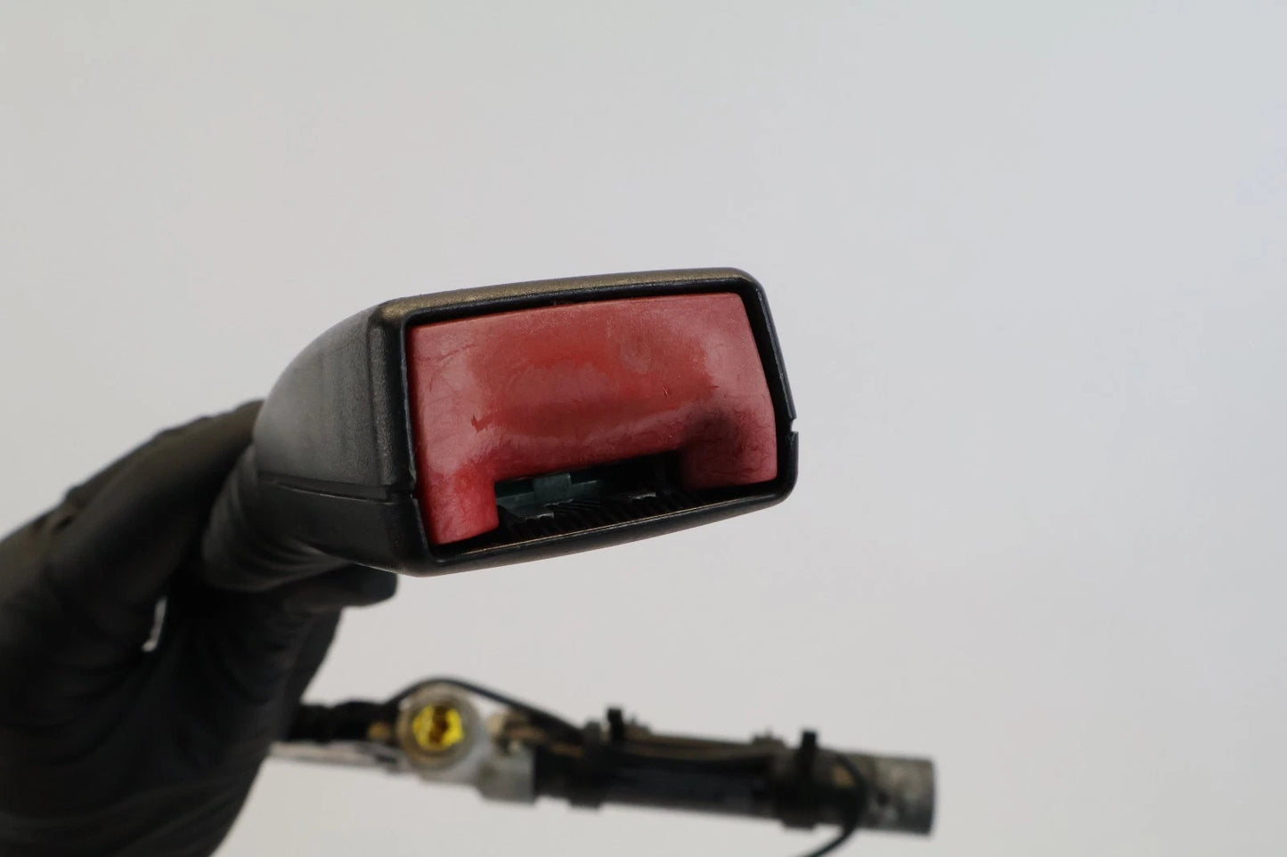 2008 BMW 535XI 2008-2010 535I FRONT RIGHT PASSENGER SEAT BELT BUCKLE 561272102L