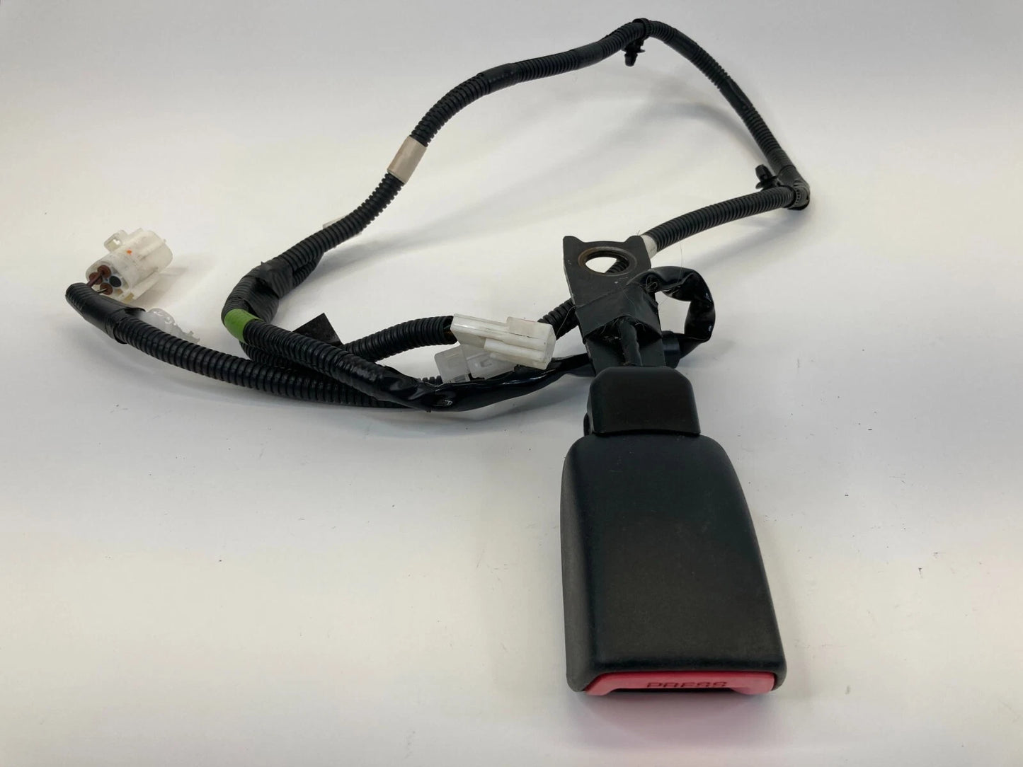 2006-2008 LEXUS IS250 IS350 FRONT RIGHT PASSENGER SEAT BELT BUCKLE E034501 OEM