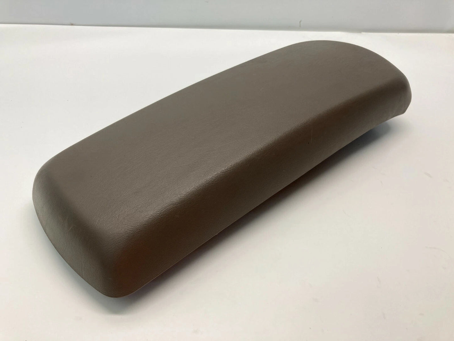 2006-2008 CHEVROLET MALIBU CENTER CONSOLE ARMREST ARM REST LID DOOR COVER OEM
