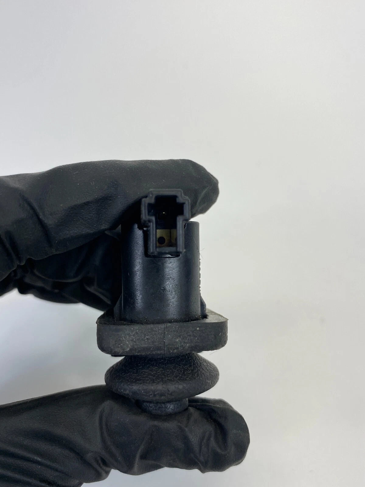 2004-2008 NISSAN MAXIMA SEDAN REAR RIGHT SIDE DOOR JAMB AJAR SWITCH SENSOR OEM