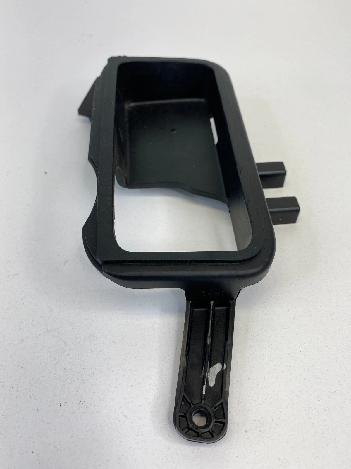 2011-2015 LINCOLN MKX FRONT RIGHT INNER BRACKET DOOR HANDLE TRIM BT437822620 OEM