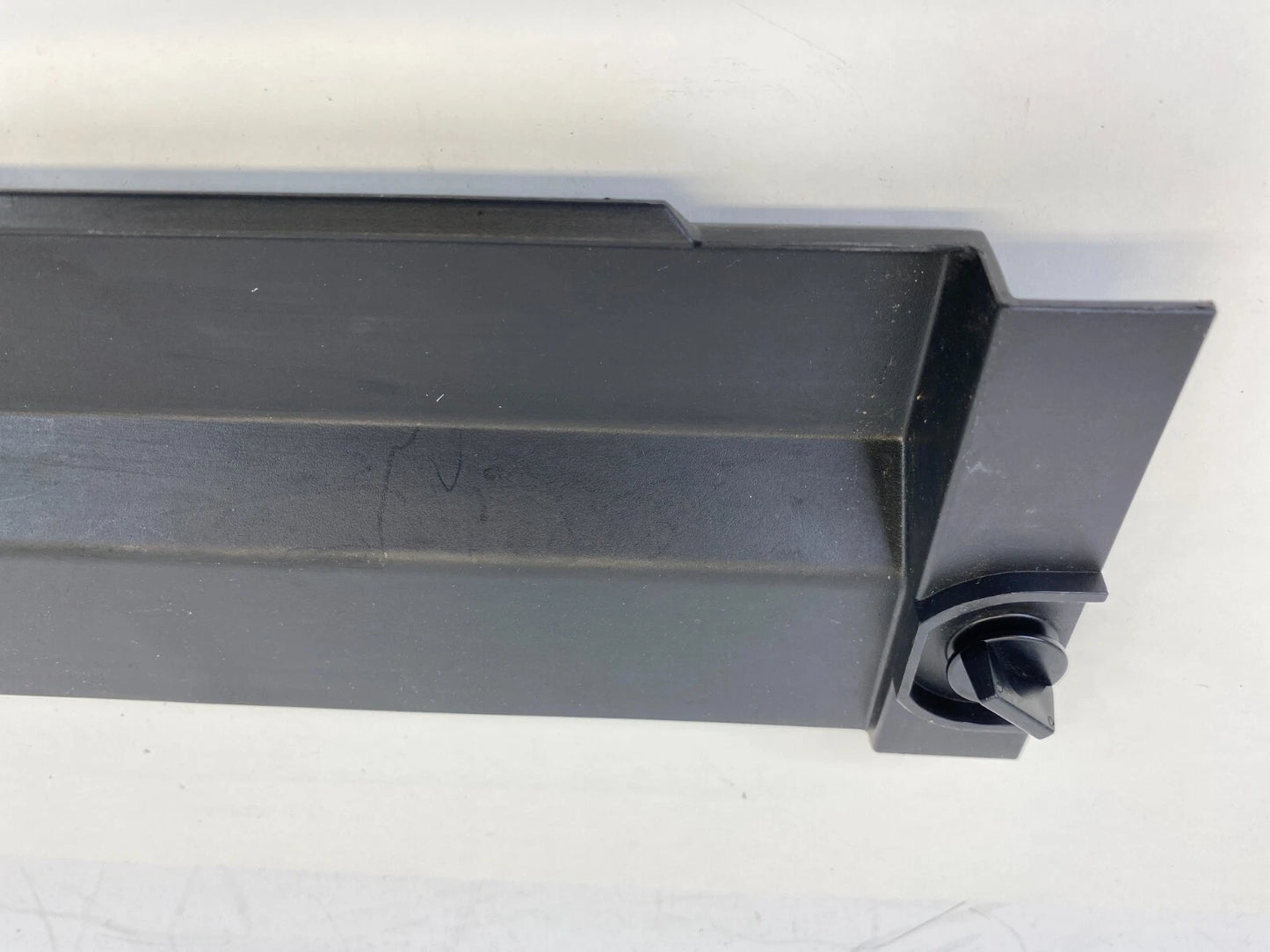 2006 BMW 330XI 330I GLOVE BOX FUSE LID BRACKET COVER BLACK 51167120408 OEM