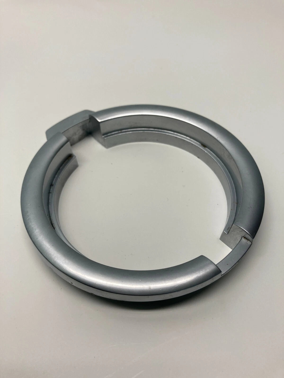 2002 03 04 2005 BMW 745I 745LI CENTER CONSOLE CUP HOLDER RING TRIM BEZEL 7022413