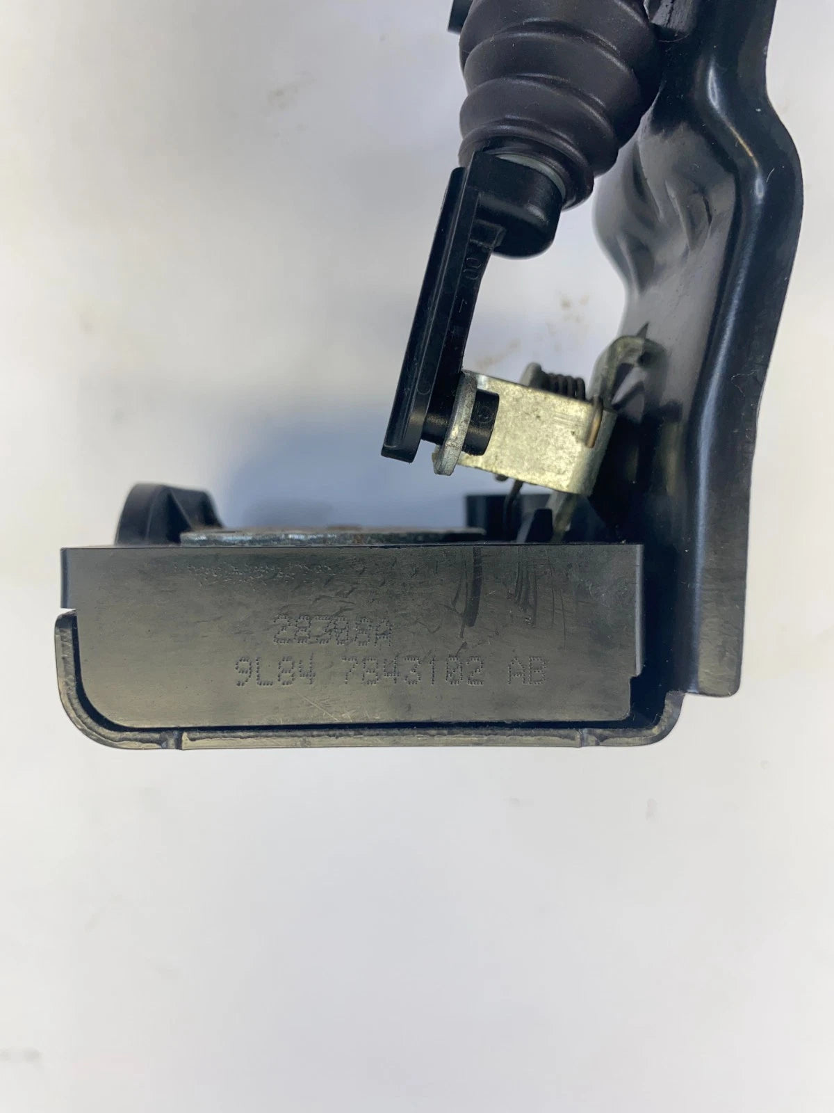 2008-2012 FORD ESCAPE TRUNK LOCK LATCH HATCH ACTUATOR RELEASE 9L84-7843102-AB