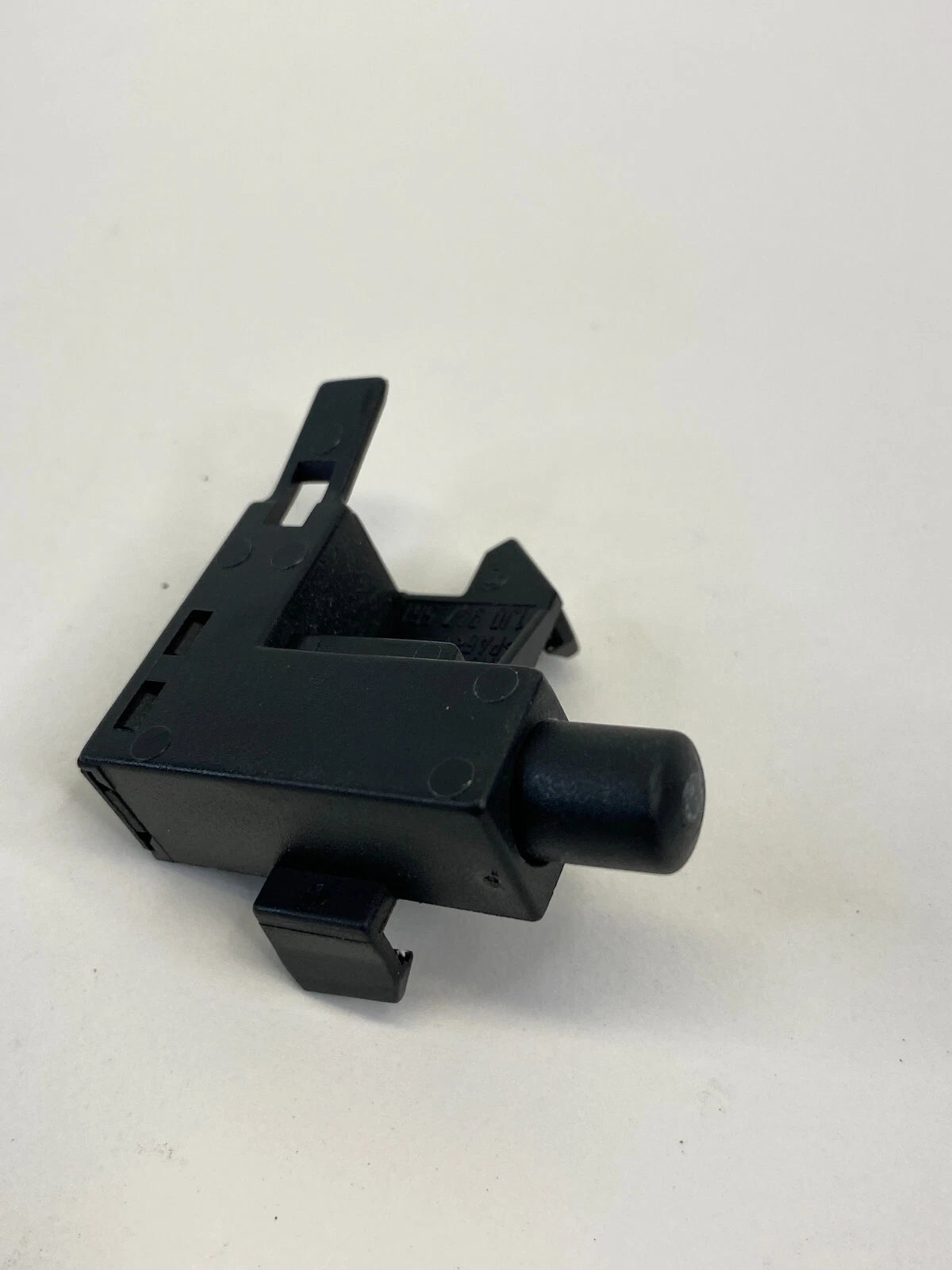 2006-2013 AUDI A3 EMERGENCY PARKING HAND BRAKE SWITCH 1J0947561 OEM