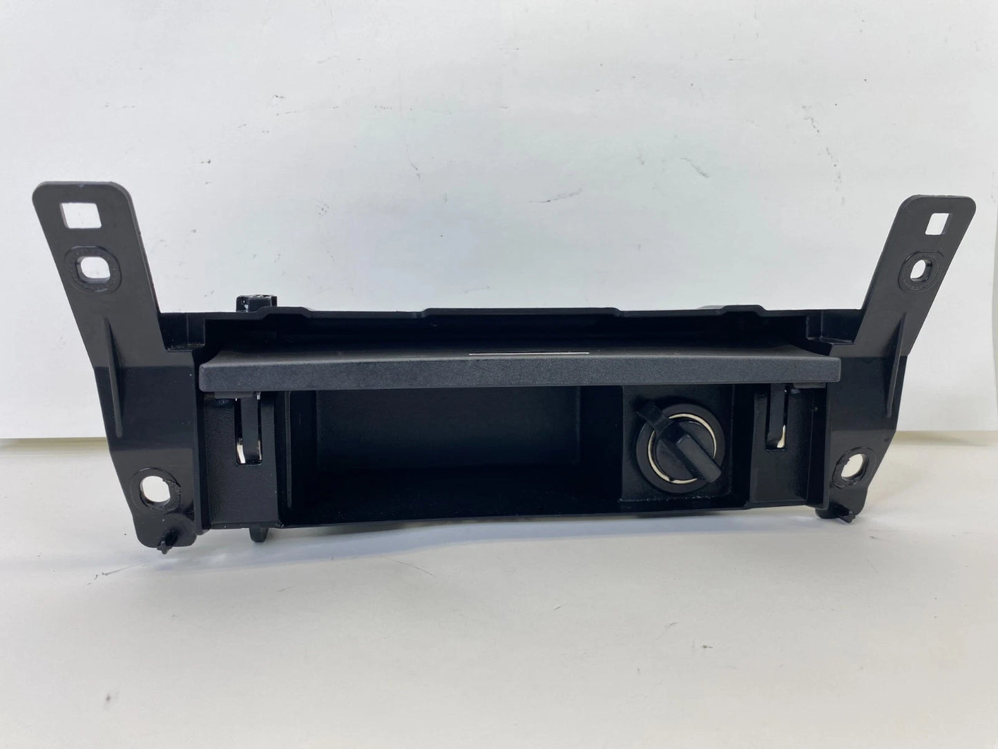 2013-2019 FORD TAURUS FRONT CONSOLE DASH STORAGE BIN ASHTRAY DG13-54045P26 OEM