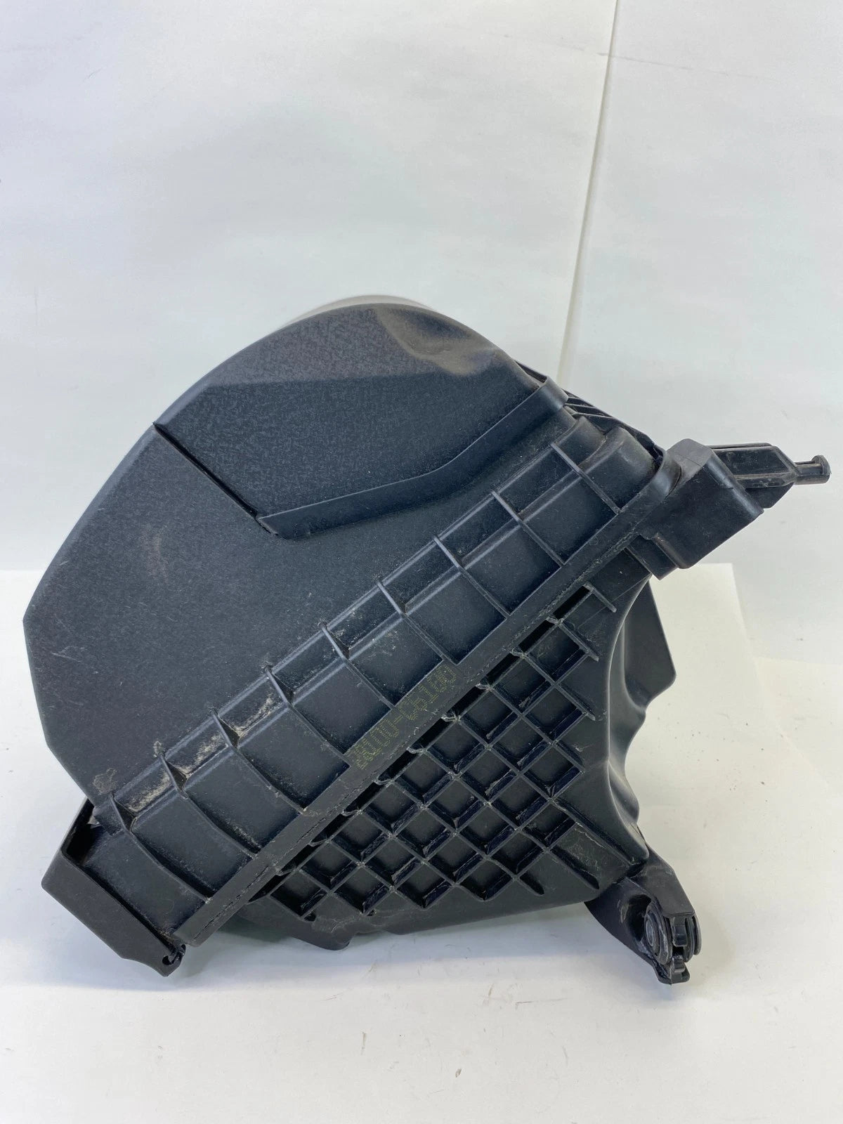 16-18 Kia Sorento 2.4L L4 AIR INTAKE CLEANER FILTER HOUSING BOX 28100-C6100 OEM