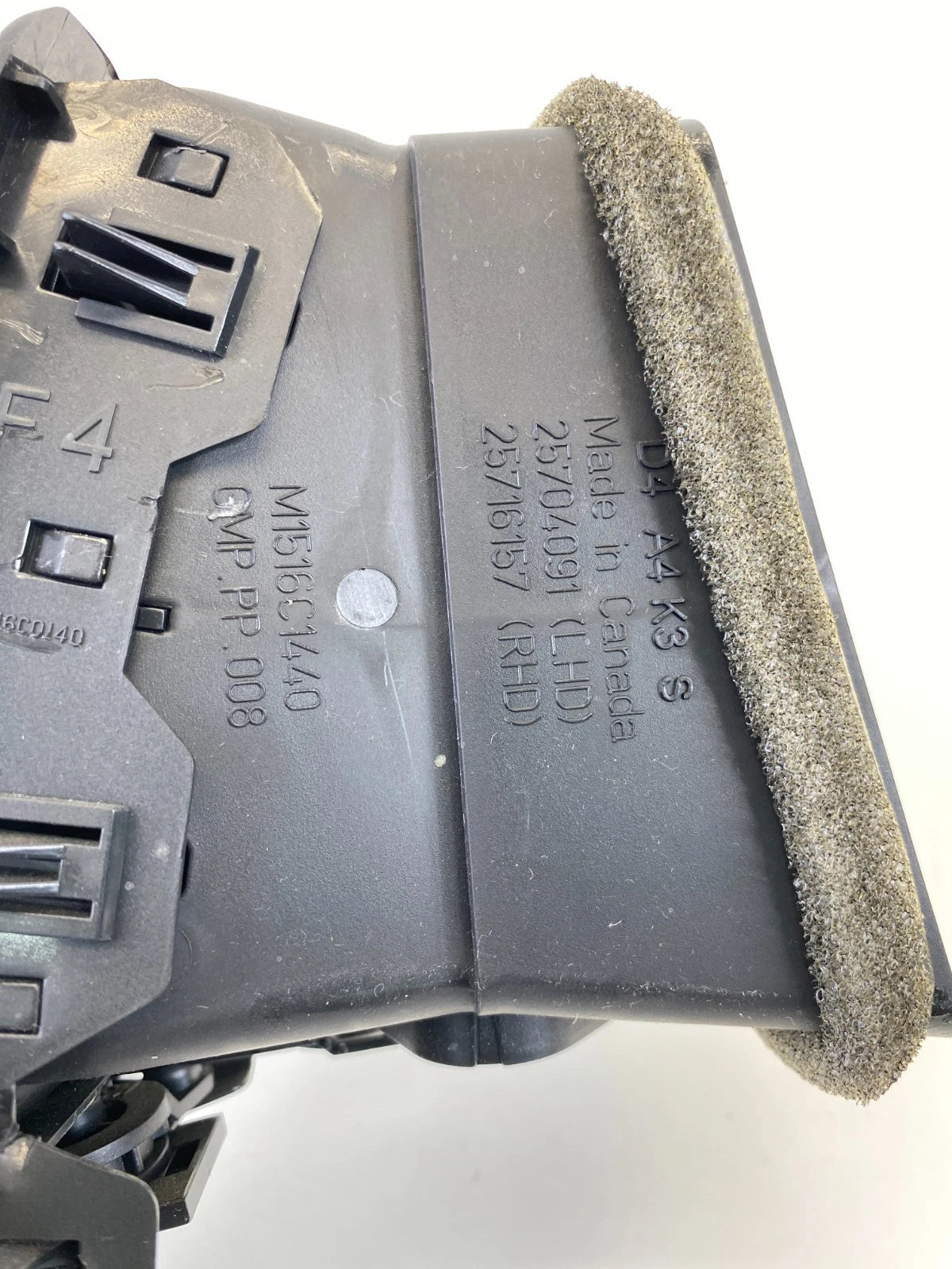 03-07 CADILLAC CTS CENTER DASH RIGHT PASSENGER AC AIR VENT GRILL M1516C1440 OEM