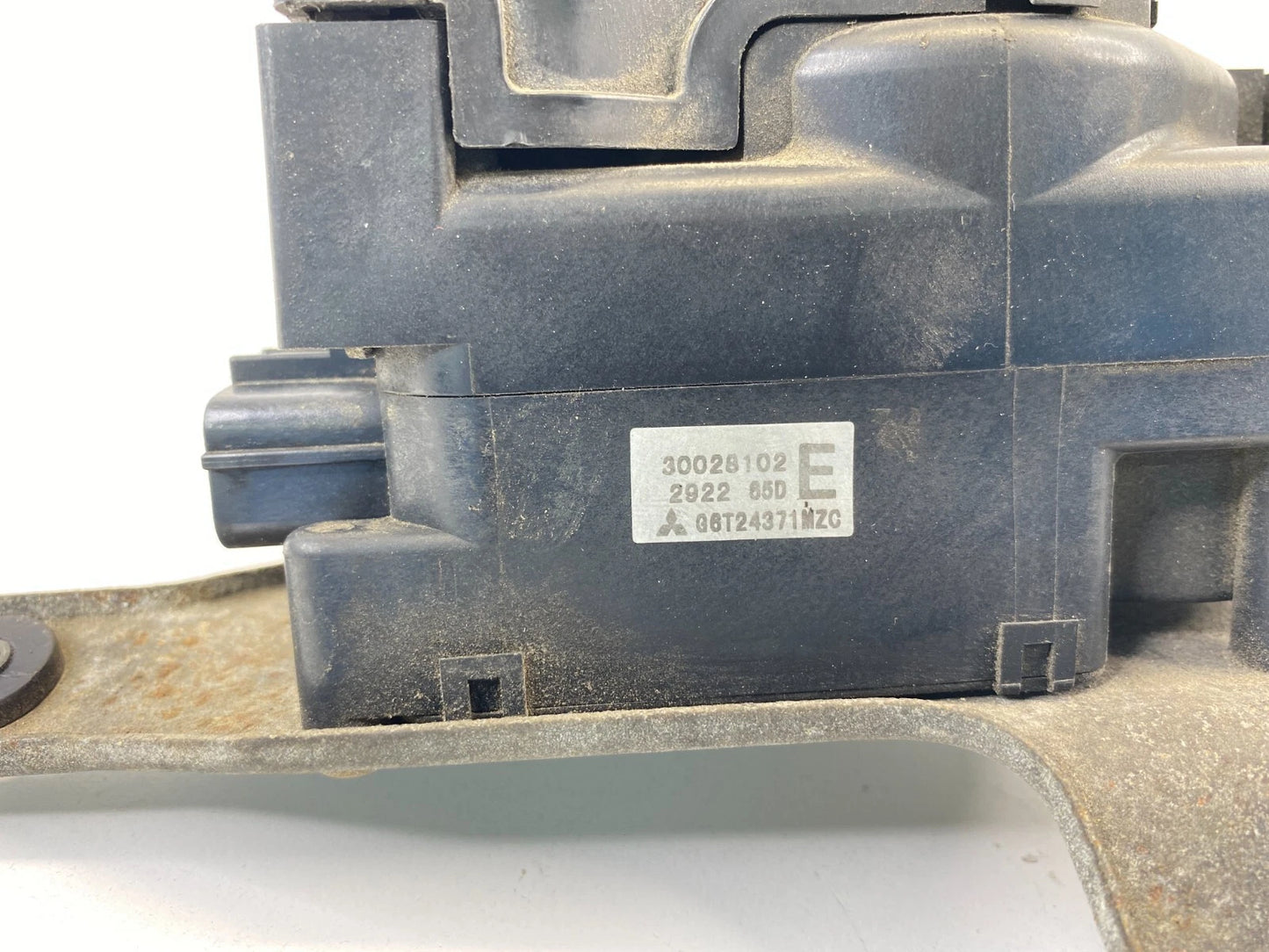 2003 2004 CHEVROLET TRACKER CRUISE CONTROL SERVO ACTUATOR 30028102 OEM