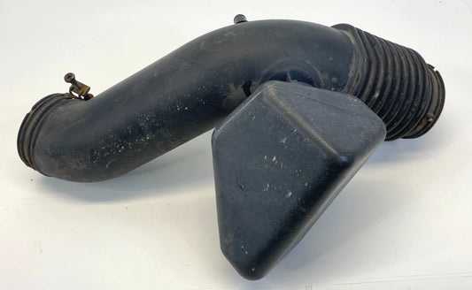 2010-2013 KIA FORTE 2.0 AIR INTAKE INLET HOSE DUCT RESONATOR UNIT OEM 281381M500