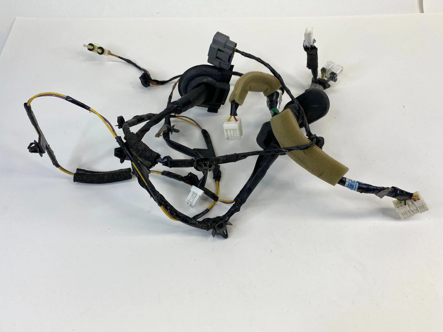 08-13 NISSAN ROGUE FRONT PASSENGER DOOR ELECTRICAL LOOM WIRING PLUG 24124JM00A