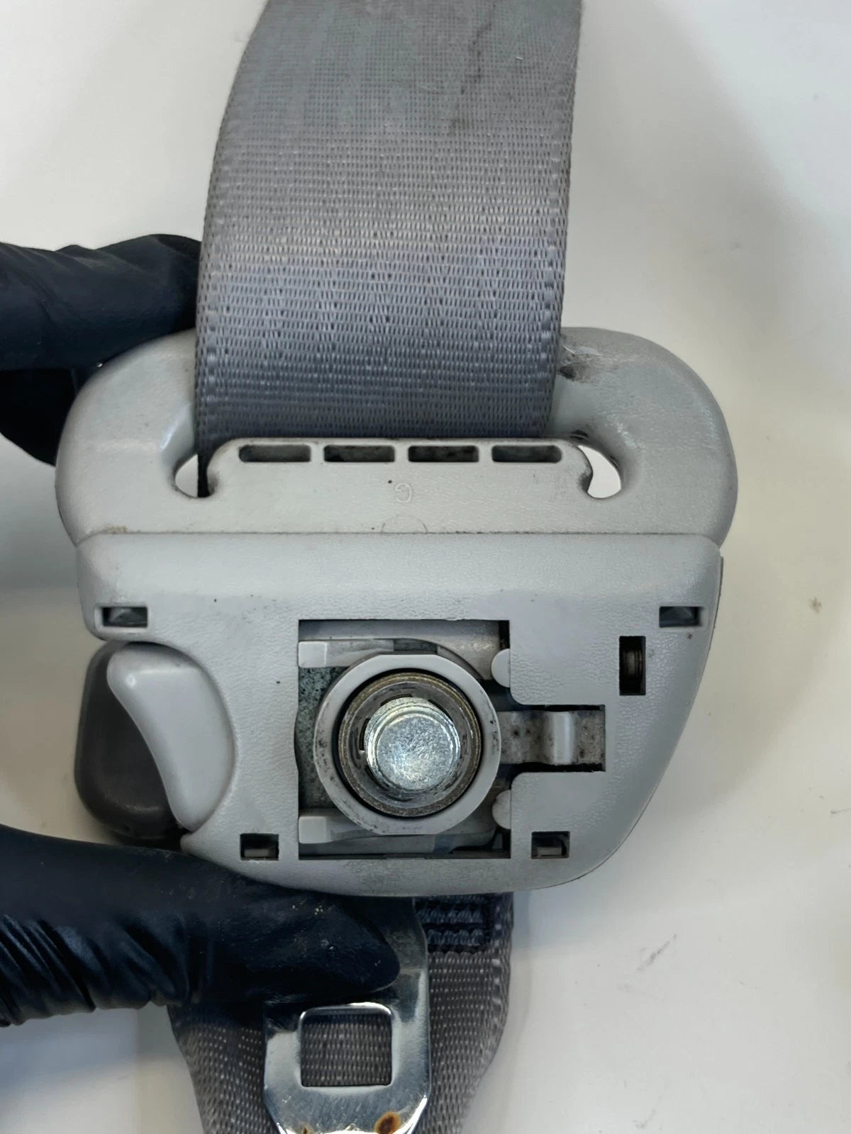 2004-2008 TOYOTA COROLLA FRONT RIGHT PASSENGER SIDE SEAT BELT RETRACTOR RH OEM