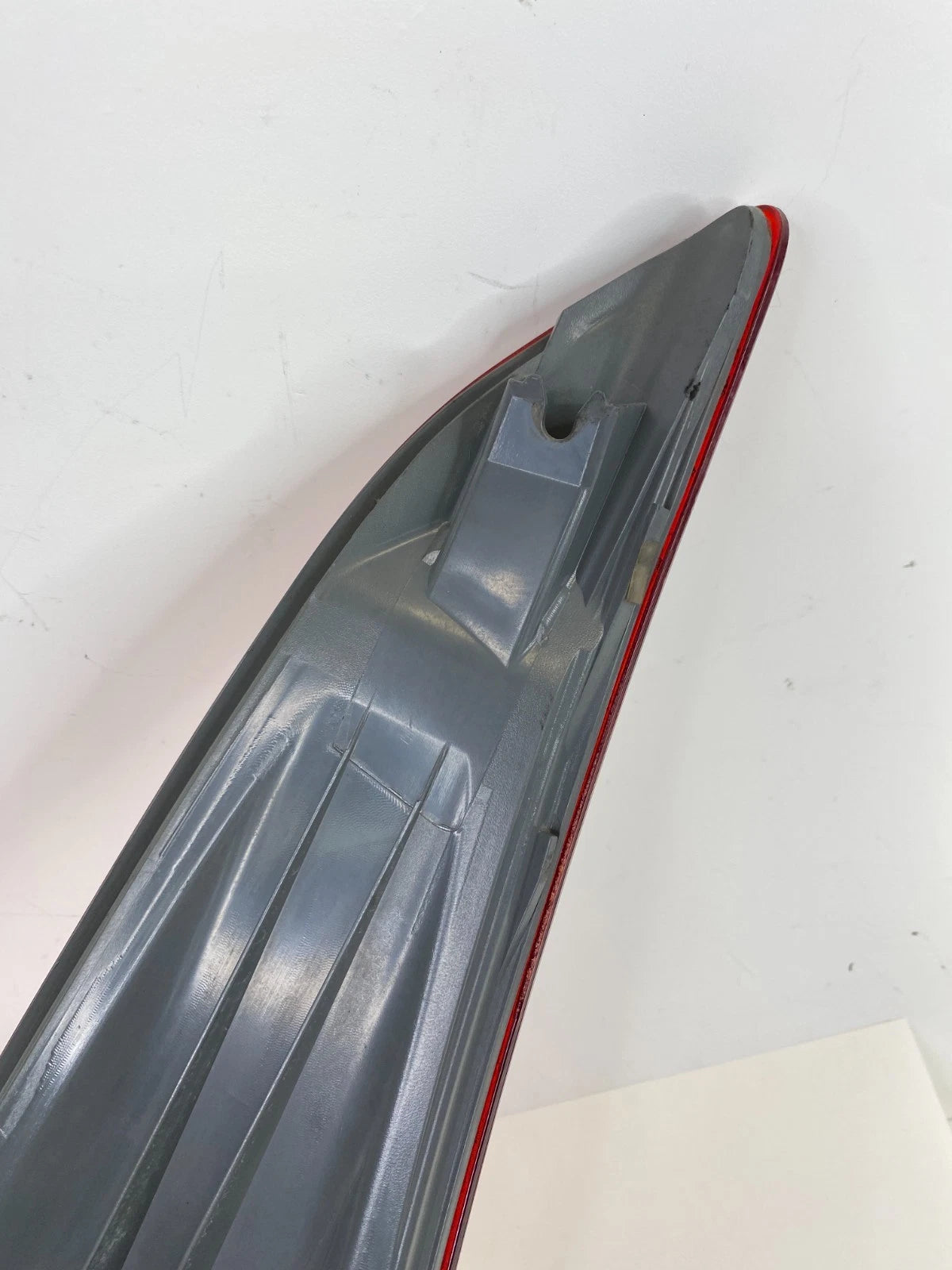 2011-2013 HYUNDAI ELANTRA SEDAN REAR LEFT SIDE OUTER TAILLIGHT LAMP OEM