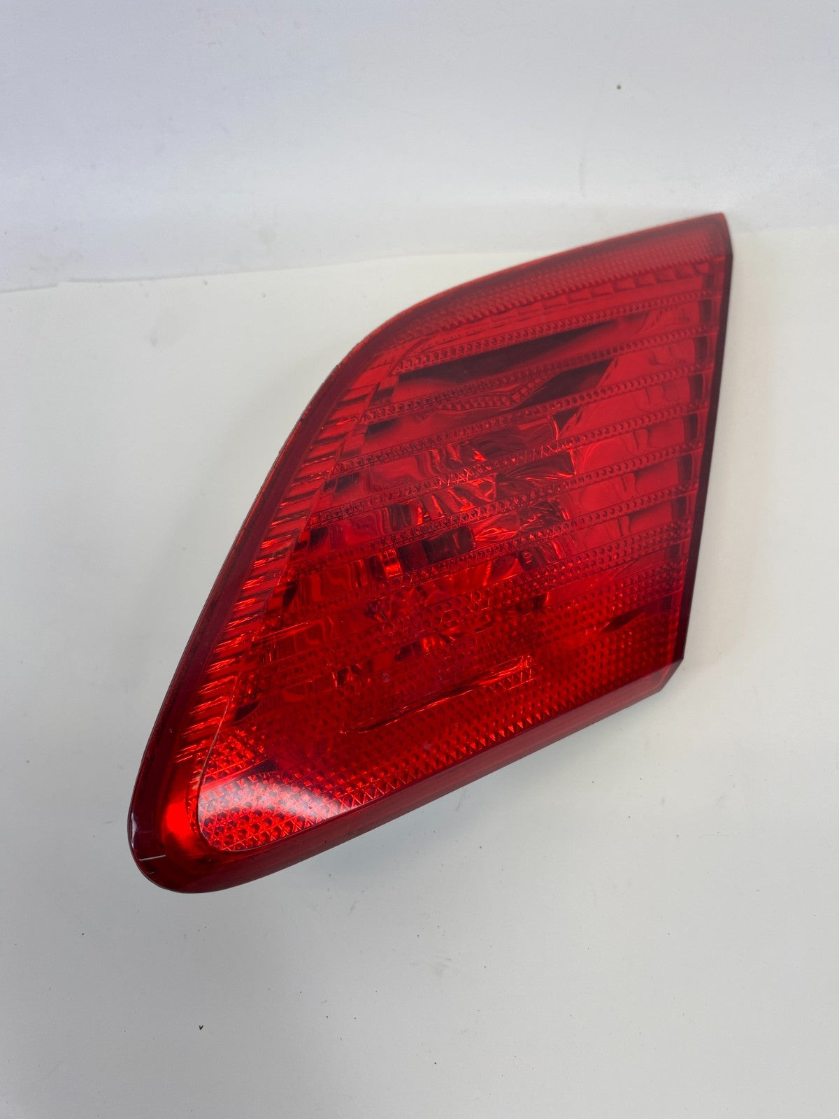 2003 2004 Toyota Avalon Right Inner Trunk Lid Tail Light Taillight OEM