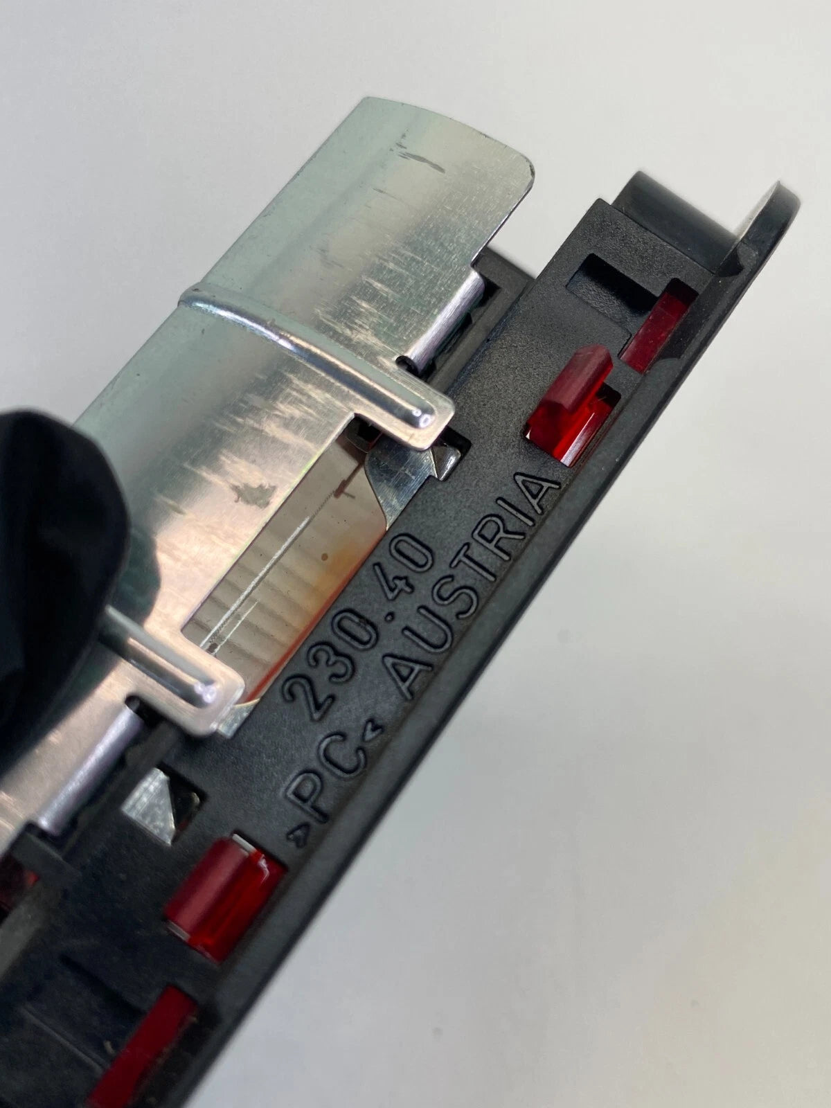 2002 2003 2004 2005 BMW 745I REAR TRUNK LID CARGO LIGHT LAMP COMPARTMENT OEM