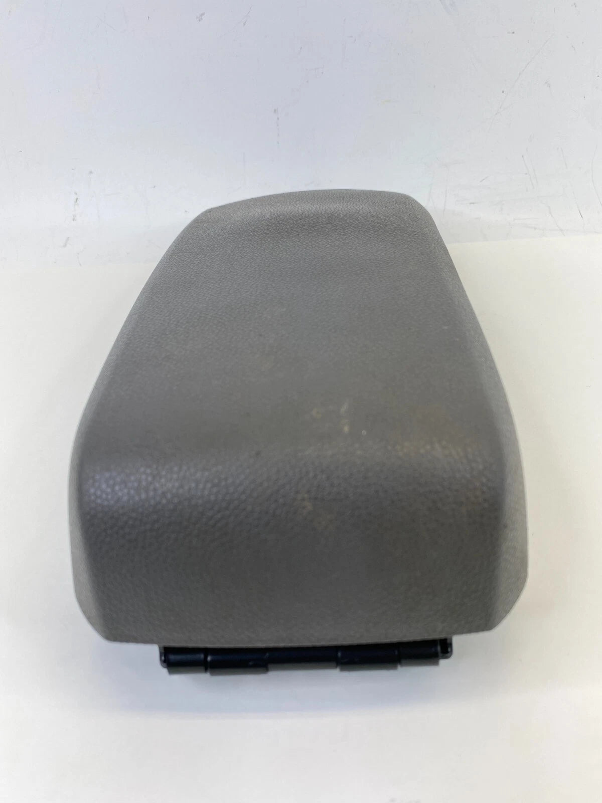 2008-2011 FORD FOCUS CENTER CONSOLE ARMREST ARM REST LID COVER COMPARTMENT OEM