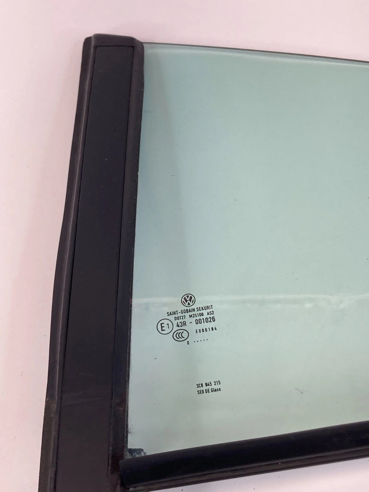 2009-2017 VOLKSWAGEN CC REAR LEFT DOOR VENT QUARTER WINDOW GLASS 3C8-845-215