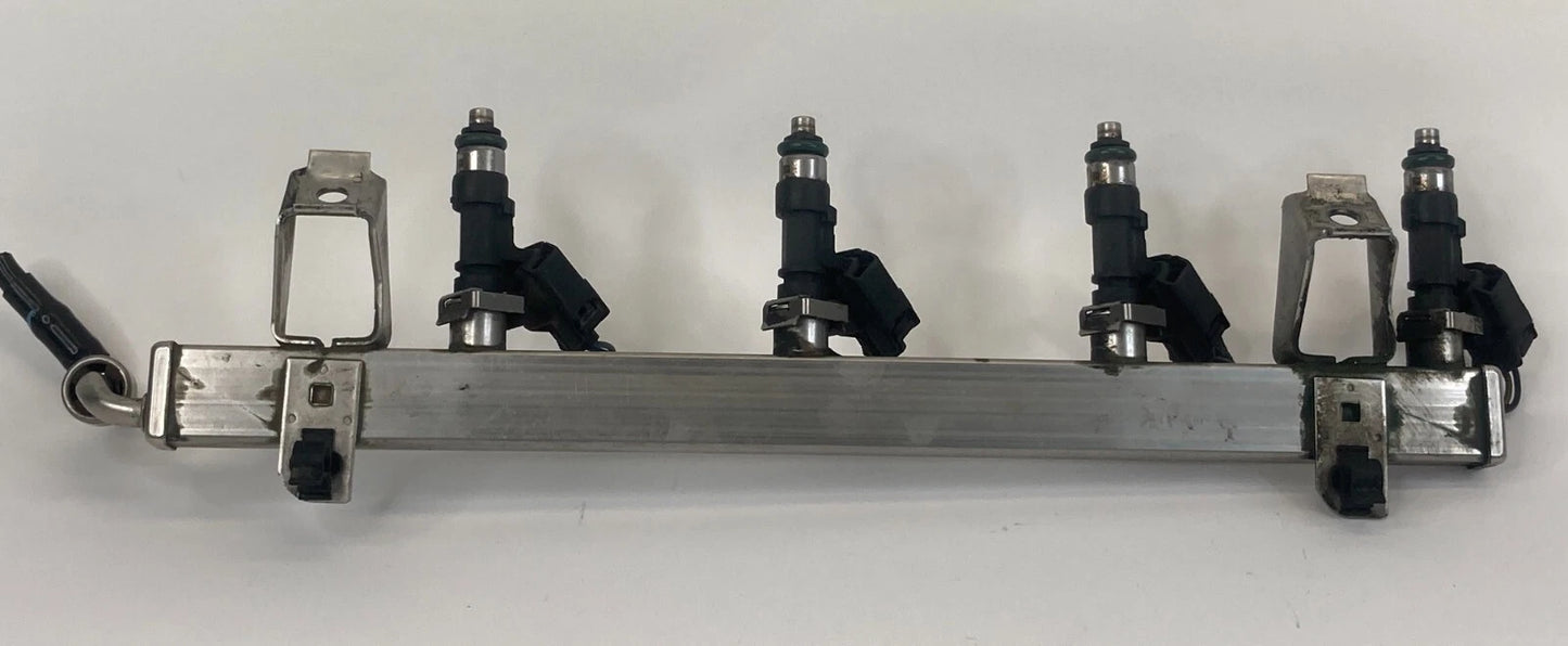 2014-2019 FORD FIESTA 1.6L ENGINE FUEL INJECTOR INJECTION RAIL AE8E-9H487-BA OEM