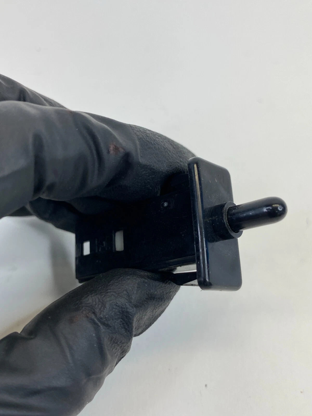 1998-2005 LEXUS GS300 1998-2000 GS400 GLOVE BOX INTERIOR LIGHT LAMP SWITCH OEM