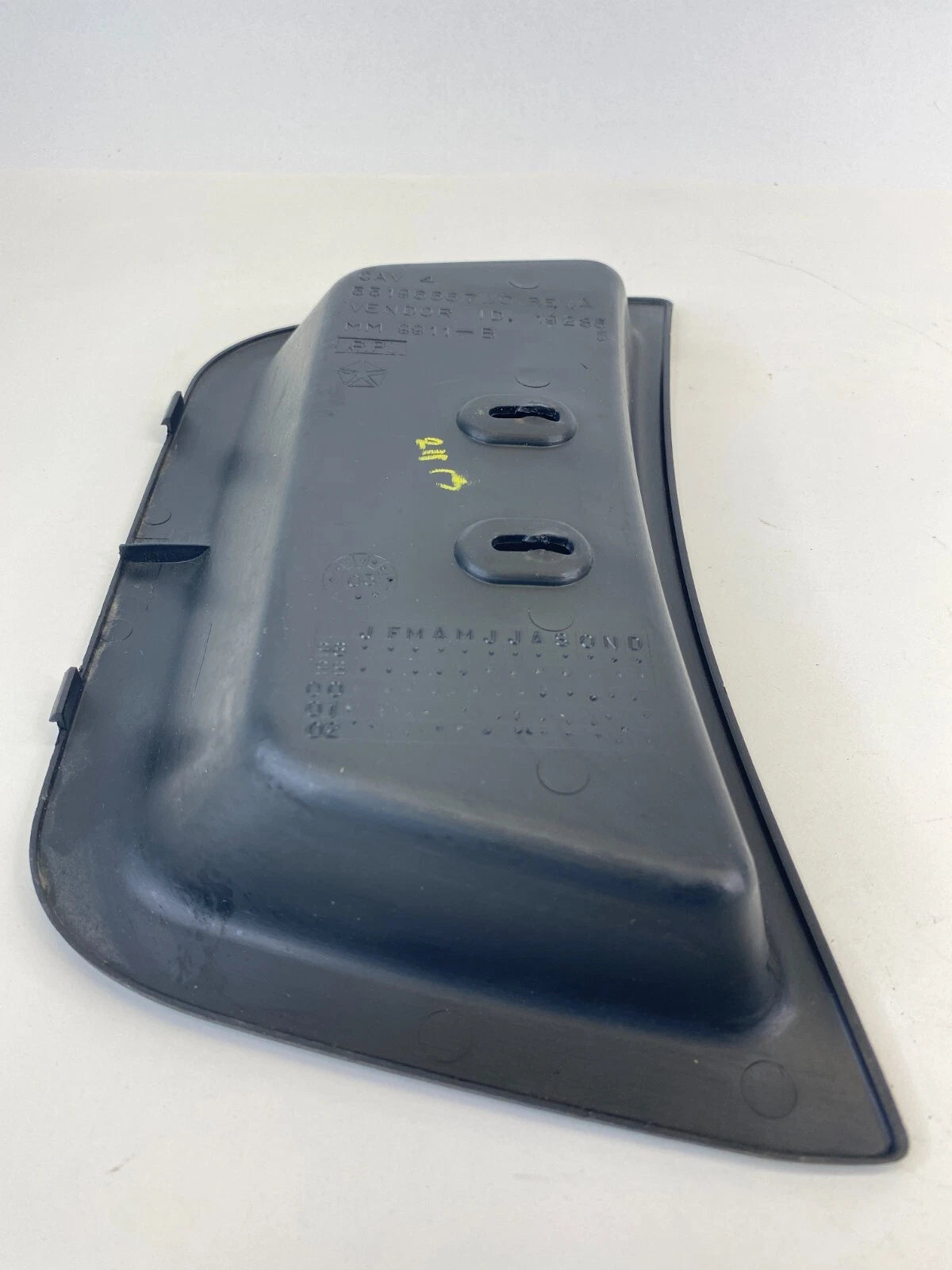 1999-2004 JEEP GRAND CHEROKEE CENTER CONSOLE STORAGE TRAY COMPARTMENT 55196667AC