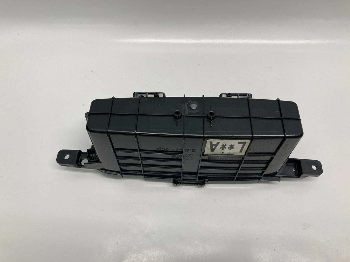 2006 2007 2008 2009 2010 KIA SEDONA CENTER DASH STORAGE COMPARTMENT 4D846-25100