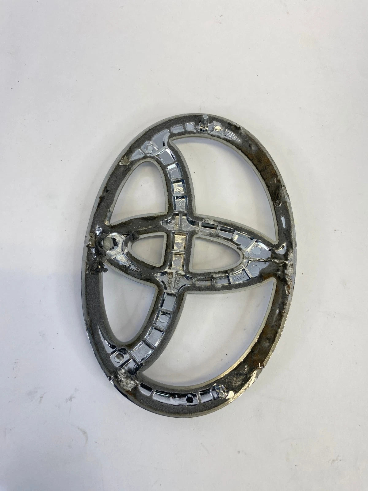 2011-2019 TOYOTA COROLLA FRONT BUMPER GRILLE EMBLEM BADGE SYMBOL OEM 90975-A2003